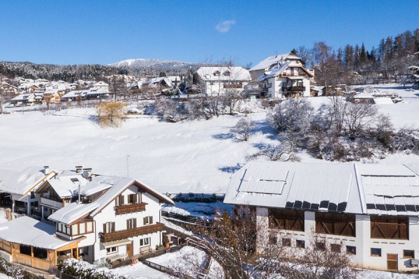 Winterwonderland Moosbachhof - Urlaub im schneebedeckten Südtirol.