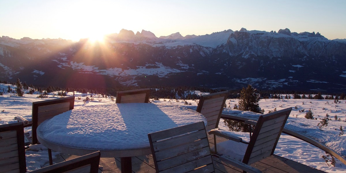 Winterwandergebiet Rittner Horn. Genießen Sie in Ihrem Winterurlaub einen atemberaubenden Blick auf die Südtiroler Bergwelt.