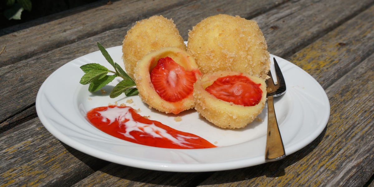 Erdbeerknödel zubereitet von der Bäuerin