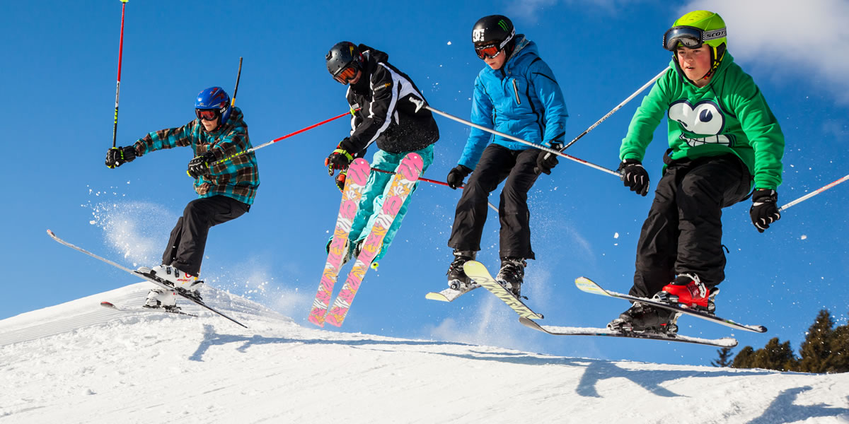 Das familienfreundliche Skigebiet am Rittner Horn bietet für Jedermann etwas. Ob Skifahren, Snowboarden, Wandern oder beim Schlitten fahren - dies alles ist möglich. Dank unseres tollen Winterangebotes erhalten Sie viele Ermäßigungen beim Skipass, Skikurse usw. .