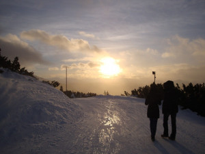 Romantischer Spaziergang in der Winterlandschaft von Reinswald in Sarntal